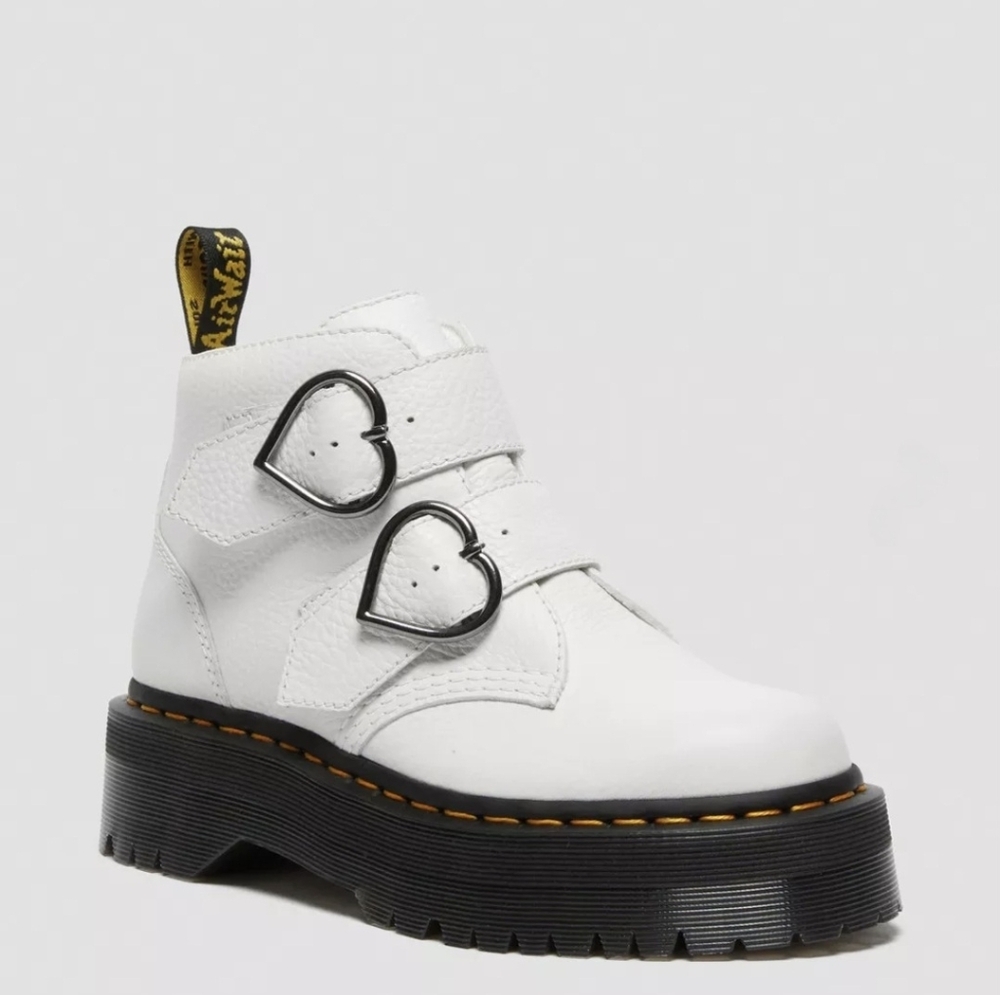 Dr. Martens Devon Heart White Leather Platform Boots Women’s Size 9 - GUC